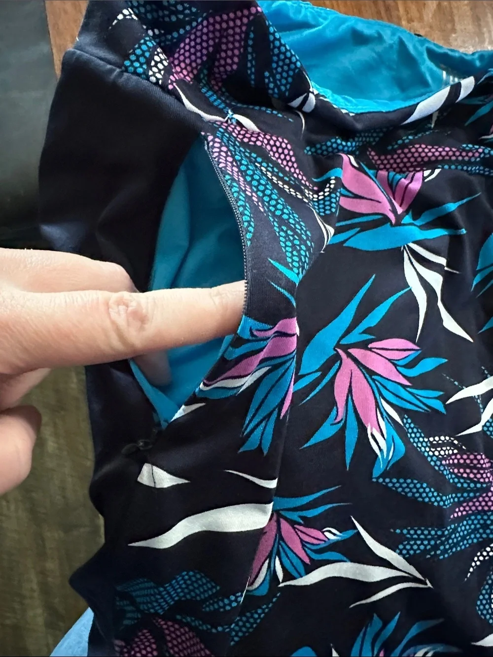 Tail women’s golf skort pickleball tropical print size XS zipper pockets
